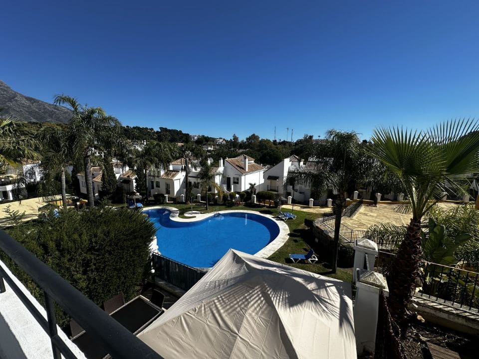 2 makuuhuone Huoneisto myytävänä paikassa Nueva Andalucia - 460 000 € (Ref: 9891144)