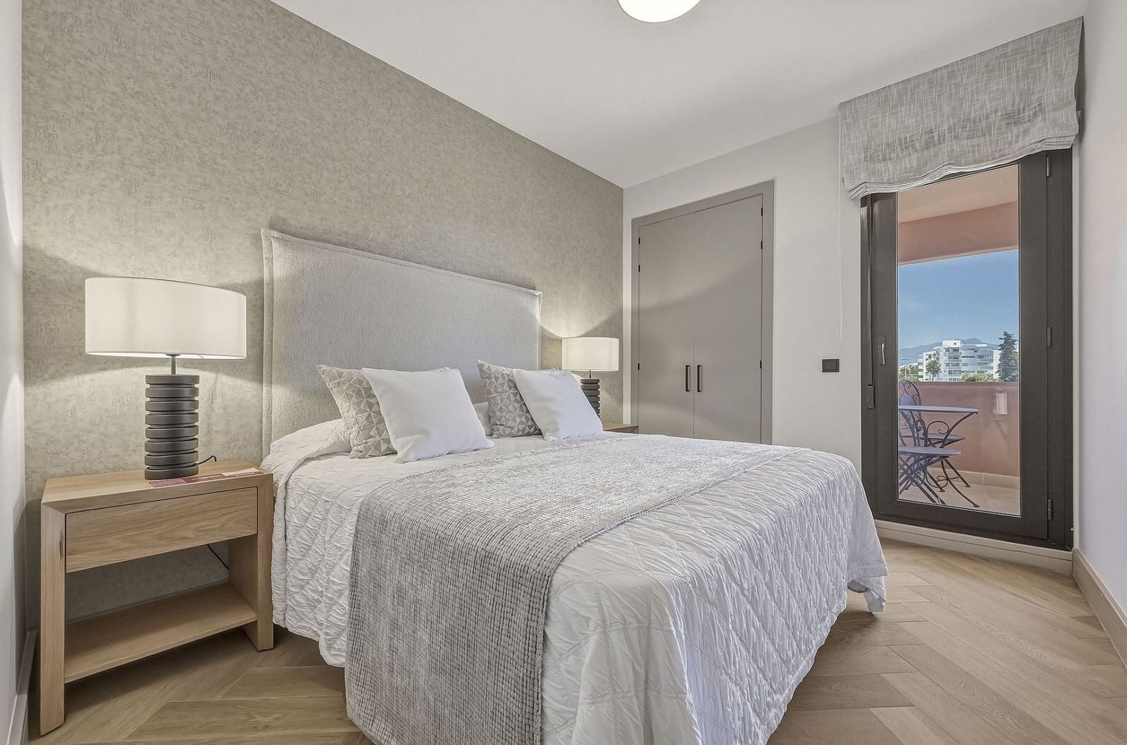 3 sypialnia Penthouse na sprzedaż w New Golden Mile z basenem garażem - 1 295 000 € (Ref: 9984189)