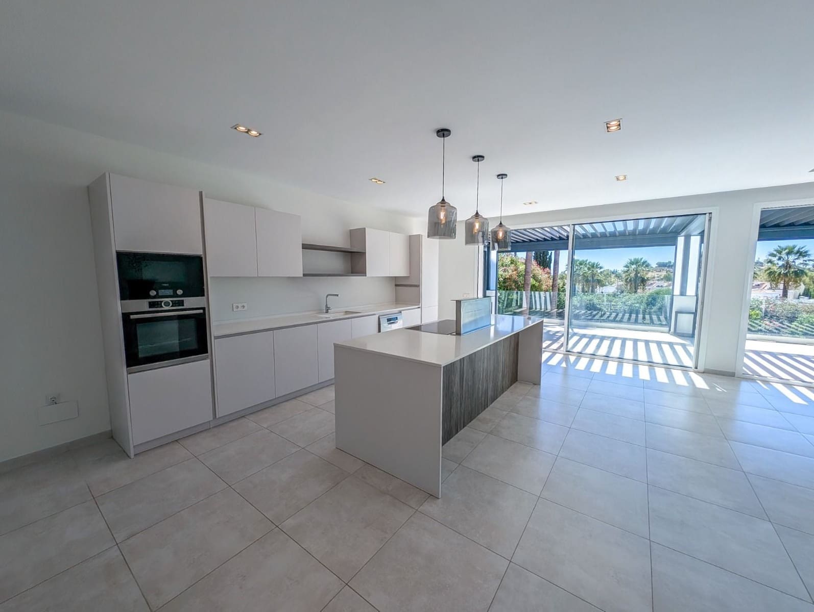 4 bedroom Villa for sale in Nueva Andalucia with pool garage - € 3,500,000 (Ref: 9990095)