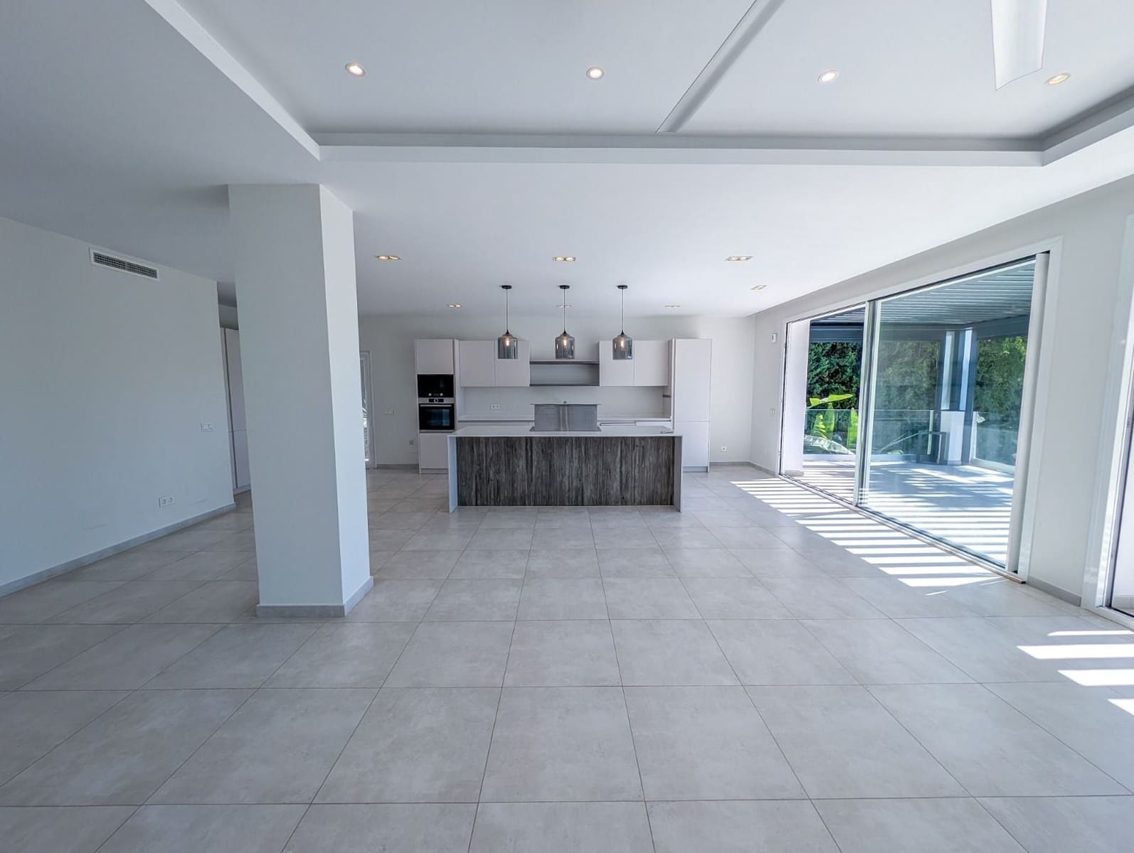 4 bedroom Villa for sale in Nueva Andalucia with pool garage - € 3,500,000 (Ref: 9990095)