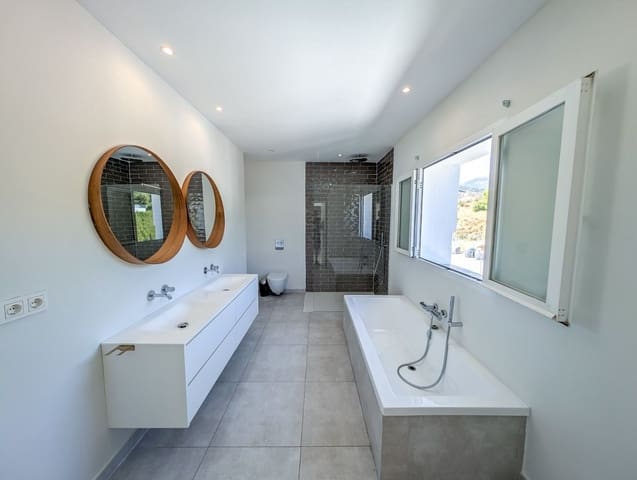 4 soverom Villa til salgs i Rodeo Alto - Guadaiza - La Campana, Marbella med svømmebasseng garasje - € 3 500 000 (Ref: 9990095)