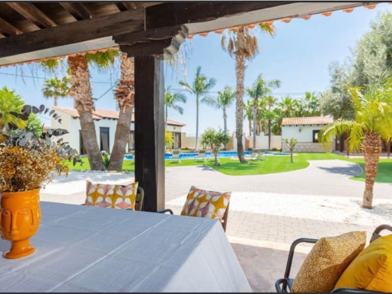 4 bedroom Villa for sale in Catral with pool garage - € 710,000 (Ref: 10075472)