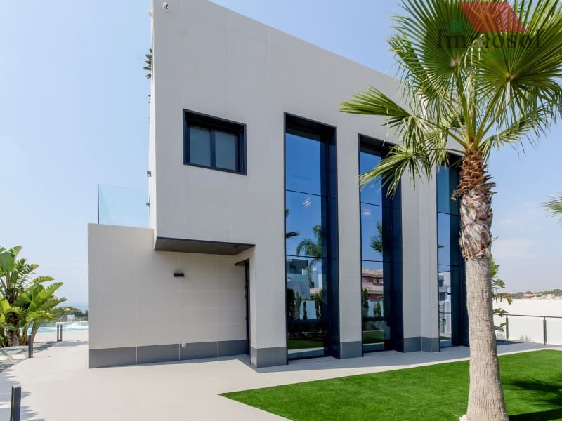 3 bedroom Villa for sale in Campoamor with pool - € 1,175,000 (Ref: 5235920)