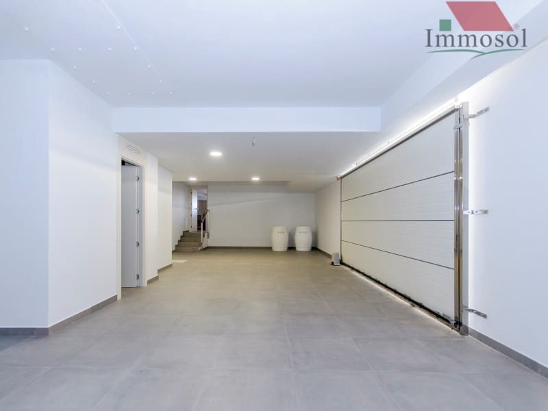 3 bedroom Villa for sale in Campoamor with pool - € 1,175,000 (Ref: 5235920)