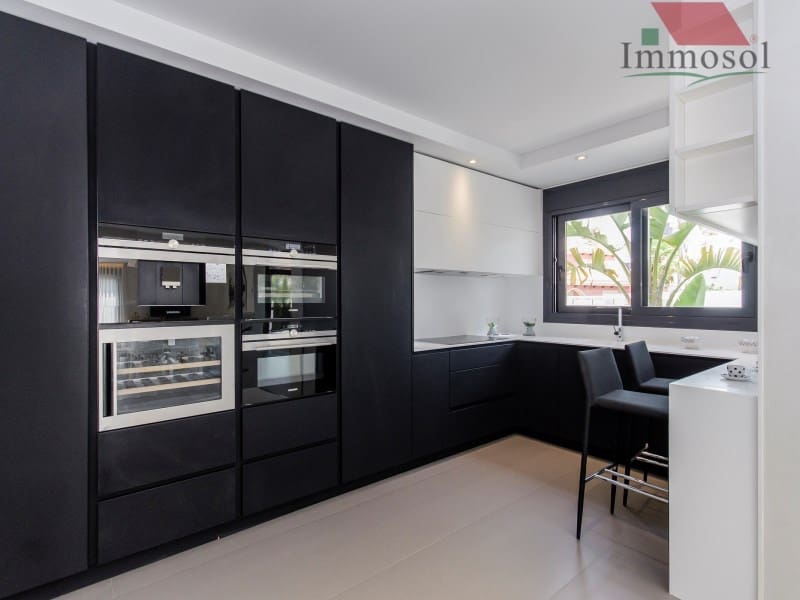 3 bedroom Villa for sale in Campoamor with pool - € 1,175,000 (Ref: 5235920)