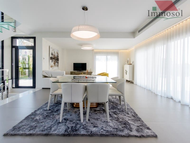 3 bedroom Villa for sale in Campoamor with pool - € 1,175,000 (Ref: 5235920)