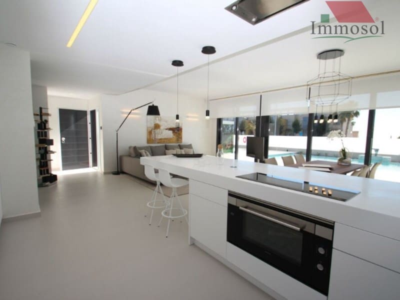 4 bedroom Villa for sale in Campoamor with pool - € 1,175,000 (Ref: 5235945)
