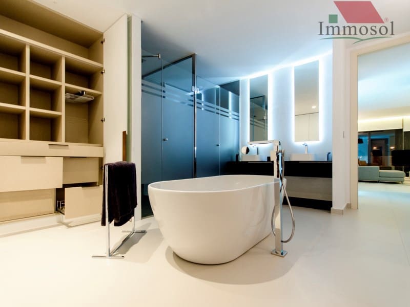 4 bedroom Villa for sale in Campoamor with pool - € 1,175,000 (Ref: 5235945)