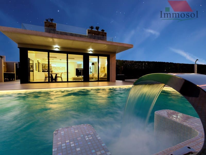 4 bedroom Villa for sale in Campoamor with pool - € 1,175,000 (Ref: 5235945)