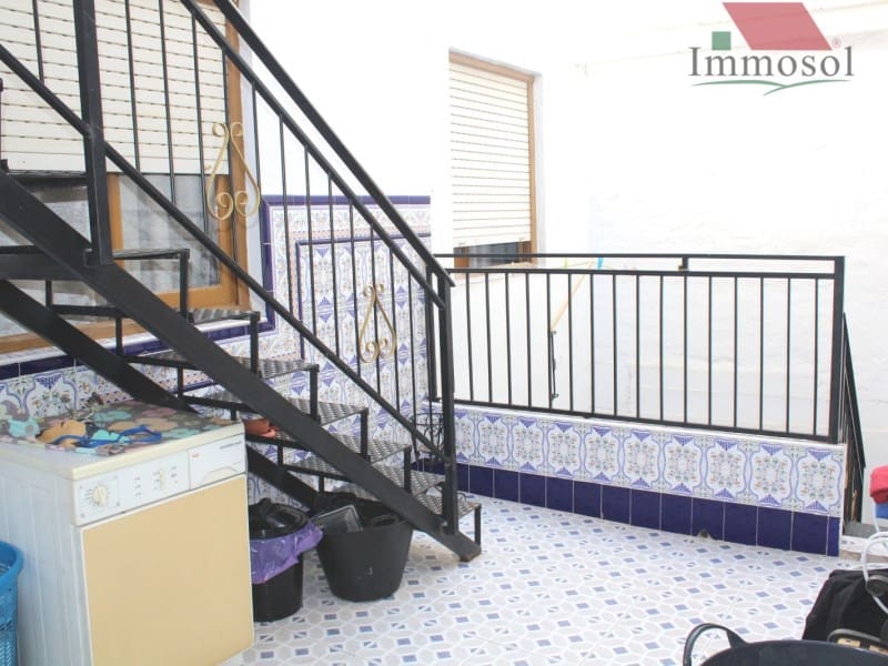 5 bedroom Villa for sale in Almoradi with garage - € 280,800 (Ref: 5236075)