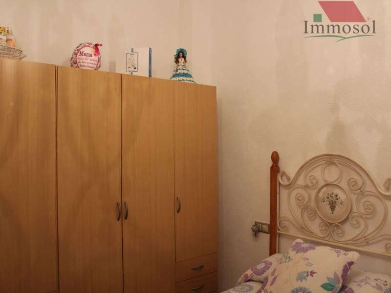 5 bedroom Villa for sale in Almoradi with garage - € 280,800 (Ref: 5236075)