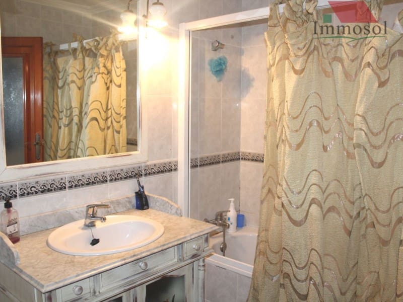 5 bedroom Villa for sale in Almoradi with garage - € 280,800 (Ref: 5236075)