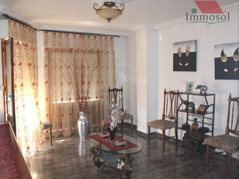 5 bedroom Villa for sale in Almoradi with garage - € 280,800 (Ref: 5236075)