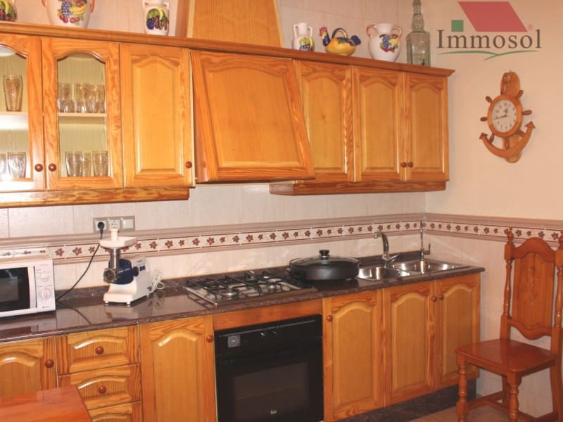 5 bedroom Villa for sale in Almoradi with garage - € 280,800 (Ref: 5236075)