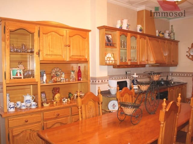 5 bedroom Villa for sale in Almoradí with garage - € 280,800 (Ref: 5236075)