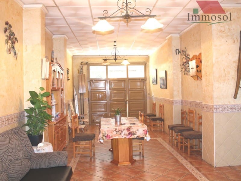 5 bedroom Villa for sale in Almoradi with garage - € 280,800 (Ref: 5236075)