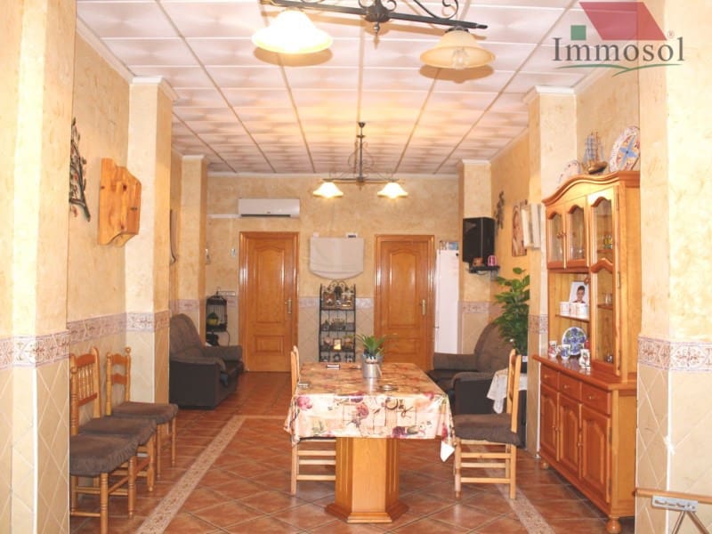 5 bedroom Villa for sale in Almoradi with garage - € 280,800 (Ref: 5236075)