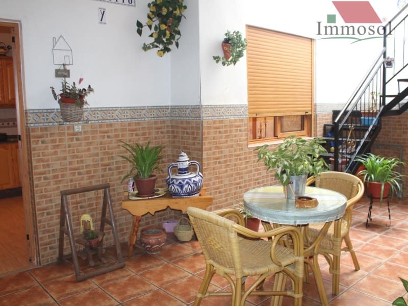 5 bedroom Villa for sale in Almoradi with garage - € 280,800 (Ref: 5236075)