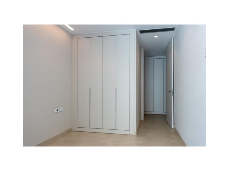 3 bedroom Apartment for sale in Benidorm with pool garage - € 1,650,000 (Ref: 6115553)