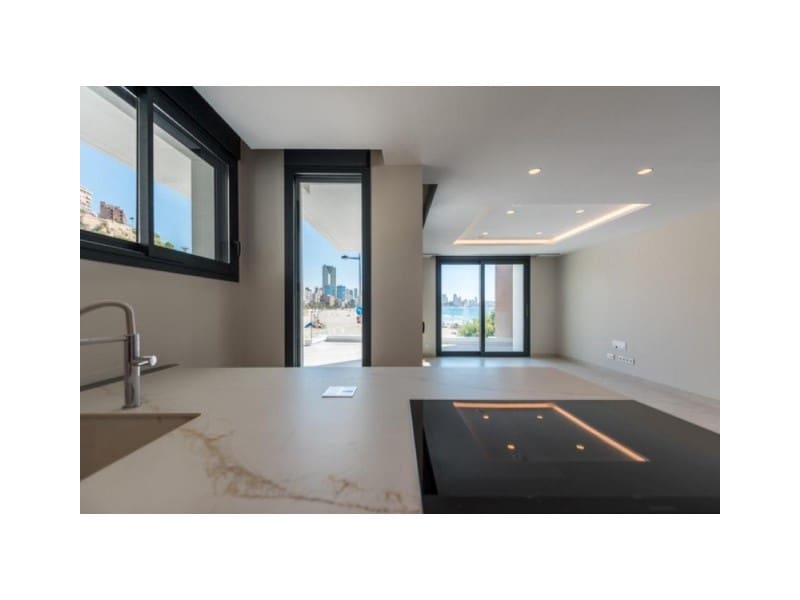 3 bedroom Apartment for sale in Benidorm with pool garage - € 1,650,000 (Ref: 6115553)