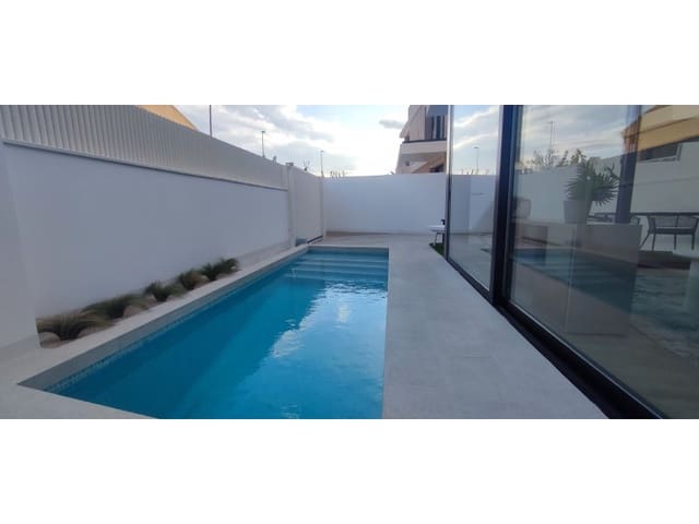 3 bedroom Villa for sale in Torre de la Horadada, Pilar de la Horadada with garage - € 628,000 (Ref: 6804883)