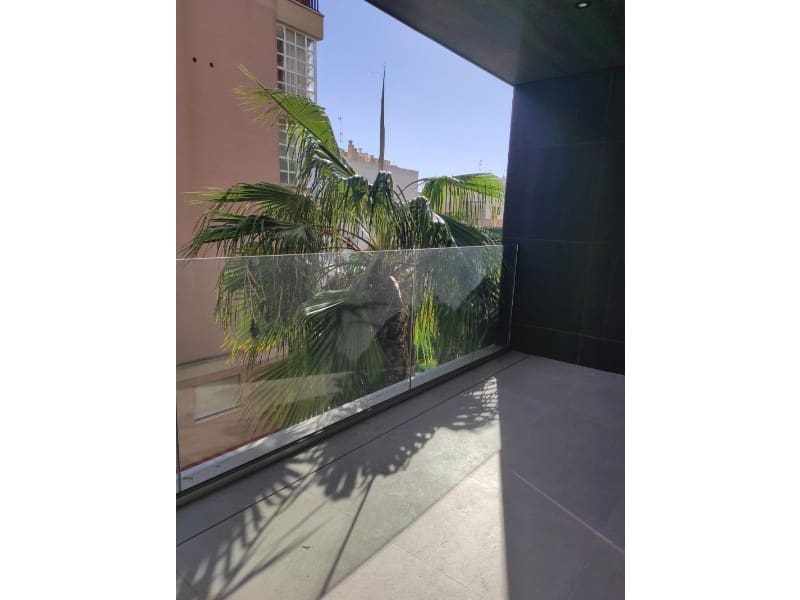 3 makuuhuone Huoneisto myytävänä paikassa Torrevieja mukana 
autotalli - 349 000 € (Ref: 7115881)