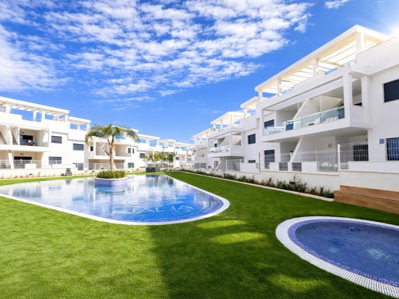 2 camera da letto Bungalow in vendita in Torrevieja con piscina garage - 309.900 € (Rif: 7168602)