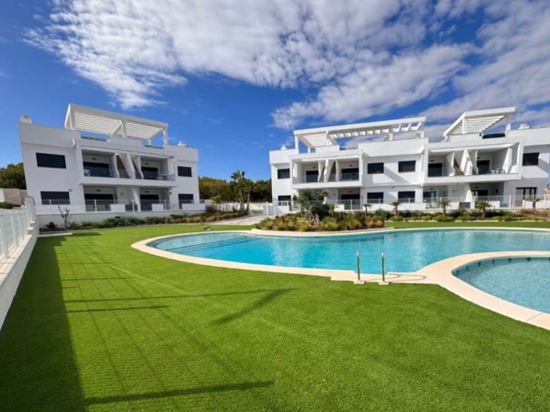 2 soveværelse Bungalow til salg i Torrevieja med swimmingpool garage - € 299.900 (Ref: 7177666)