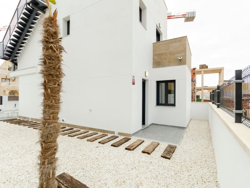 3 sovrum Villa till salu i Torrevieja - 385 000 € (Ref: 8076820)