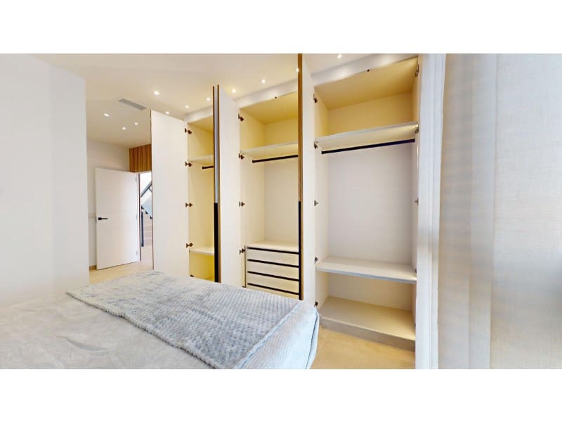 Chalet de 3 habitaciones en Finestrat en venta con piscina garaje - 699.900 € (Ref: 8216295)
