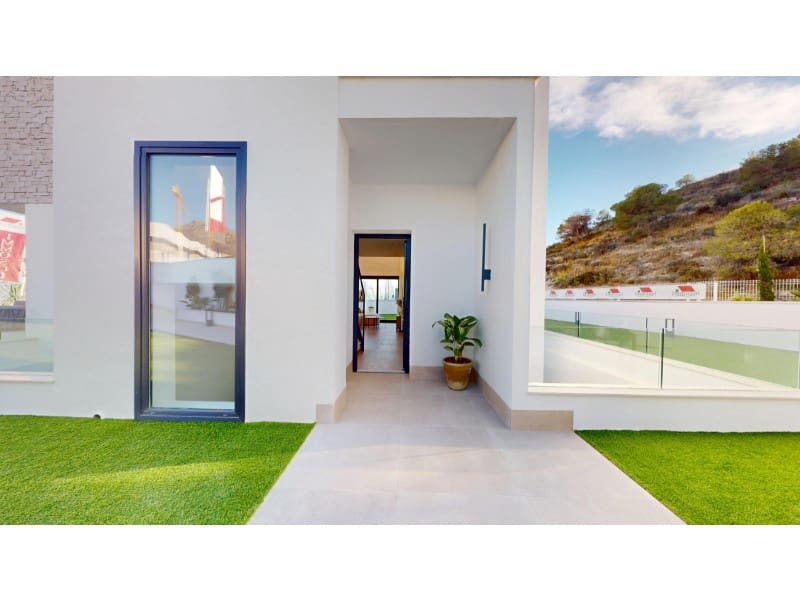 Chalet de 3 habitaciones en Finestrat en venta con piscina garaje - 699.900 € (Ref: 8216295)