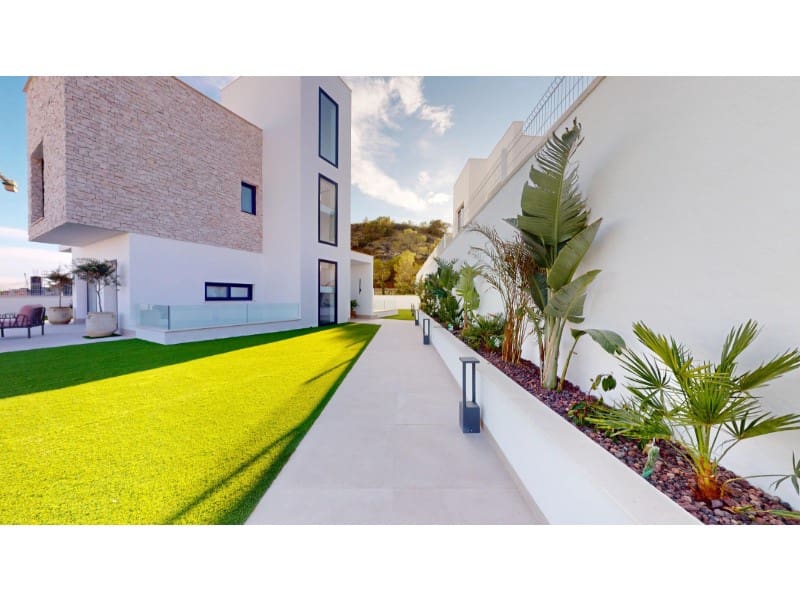 Chalet de 3 habitaciones en Finestrat en venta con piscina garaje - 699.900 € (Ref: 8216295)