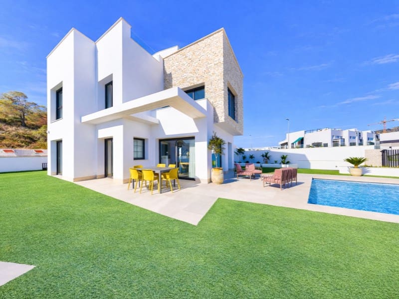 Chalet de 3 habitaciones en Finestrat en venta con piscina garaje - 699.900 € (Ref: 8216295)