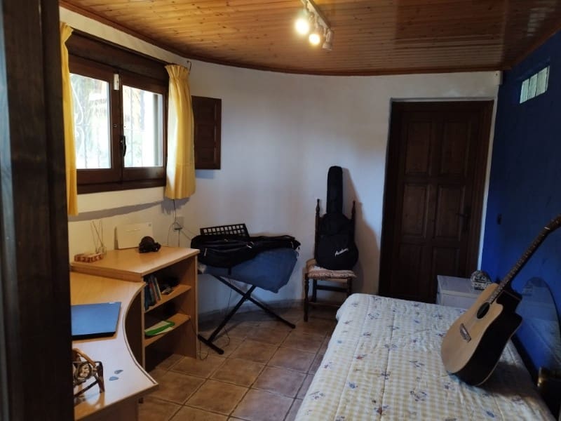 6 bedroom Villa for sale in Almoradi - € 420,000 (Ref: 8359696)