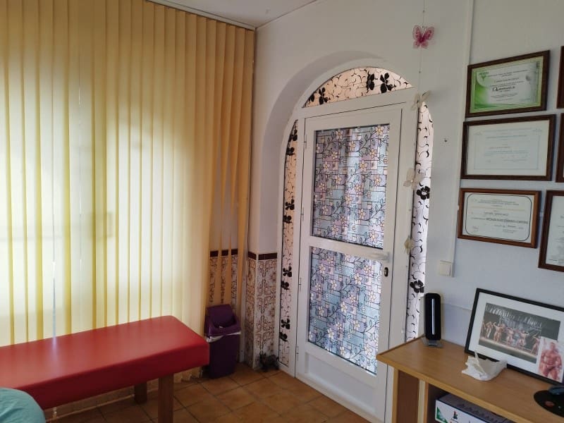 6 bedroom Villa for sale in Almoradi - € 420,000 (Ref: 8359696)