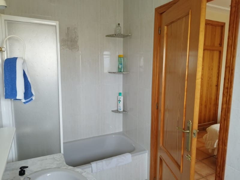 6 bedroom Villa for sale in Almoradi - € 420,000 (Ref: 8359696)