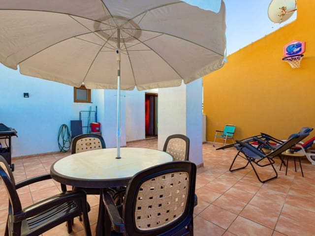2 bedroom Penthouse for sale in Punta Prima, Torrevieja with garage - € 295,000 (Ref: 8526938)
