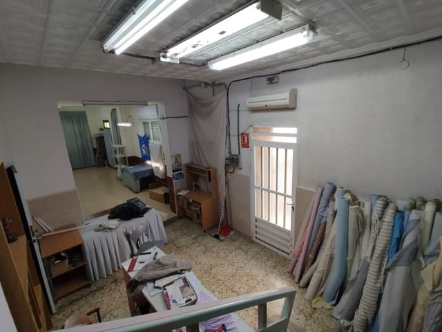 Bedrijf te huur in Almoradí - € 500 (Ref: 8862920)