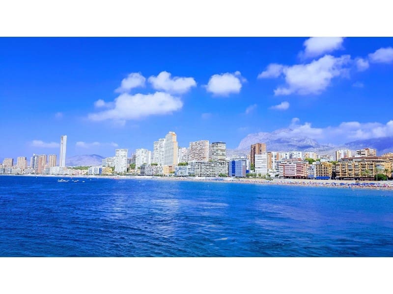 Chalet de 4 habitaciones en Finestrat en venta con piscina garaje - 854.900 € (Ref: 8949190)