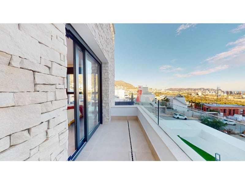 Chalet de 4 habitaciones en Finestrat en venta con piscina garaje - 854.900 € (Ref: 8949190)