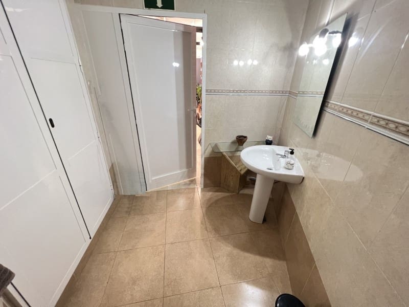 Erhverv til salg i Guardamar del Segura - € 99.900 (Ref: 8976399)