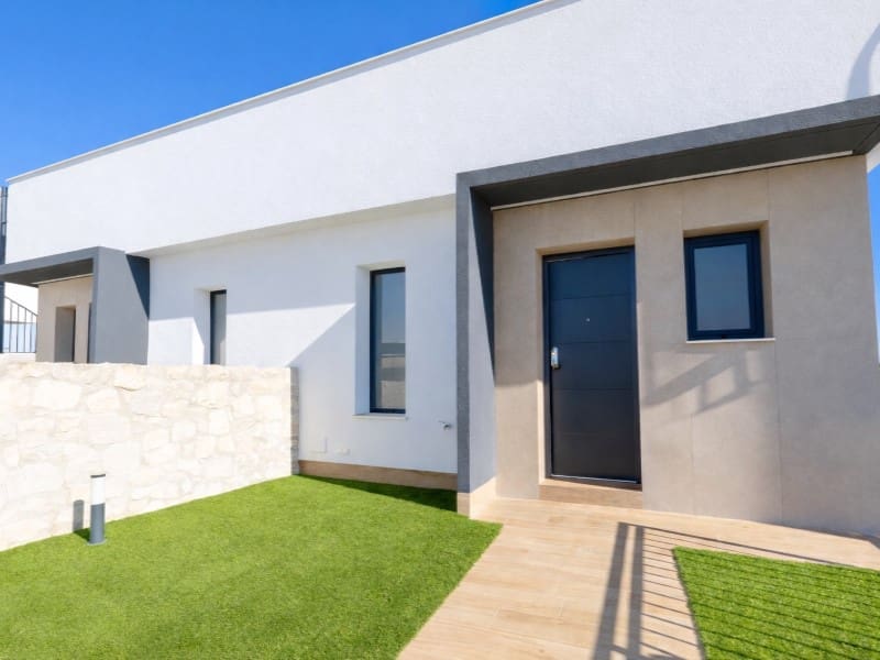 3 bedroom Villa for sale in Algorfa with pool - € 520,000 (Ref: 8979595)