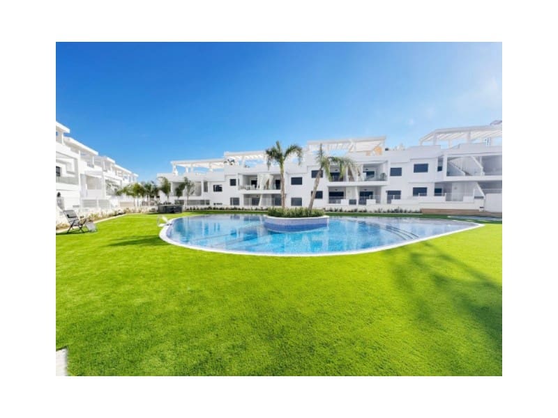 2 soveværelse Bungalow til salg i Torrevieja med garage - € 311.000 (Ref: 9059783)