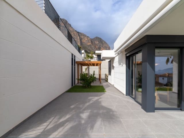 Chalet de 3 habitaciones en Polop en venta con garaje - 470.000 € (Ref: 9073606)