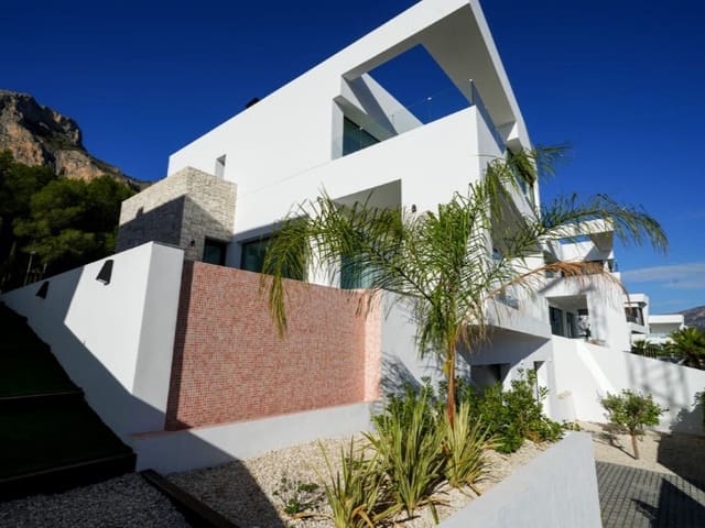 3 bedroom Villa for sale in Polop with pool garage - € 860,000 (Ref: 9074989)