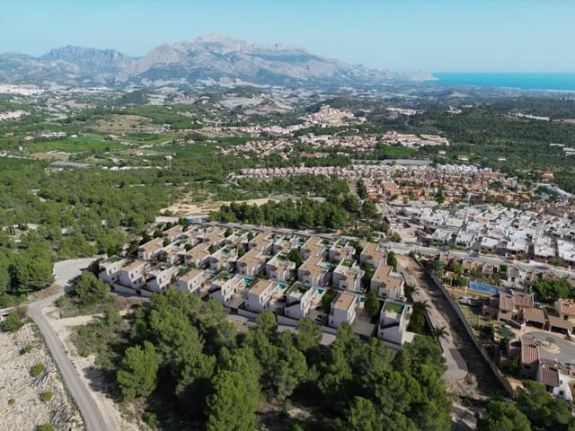 3 bedroom Villa for sale in Polop with pool garage - € 649,000 (Ref: 9091879)