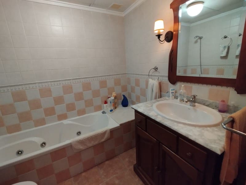 3 soveværelse Byhus til salg i Almoradi med garage - € 325.000 (Ref: 9338573)