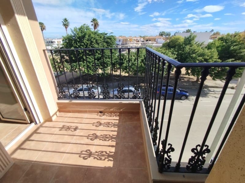 3 soveværelse Byhus til salg i Almoradi med garage - € 325.000 (Ref: 9338573)