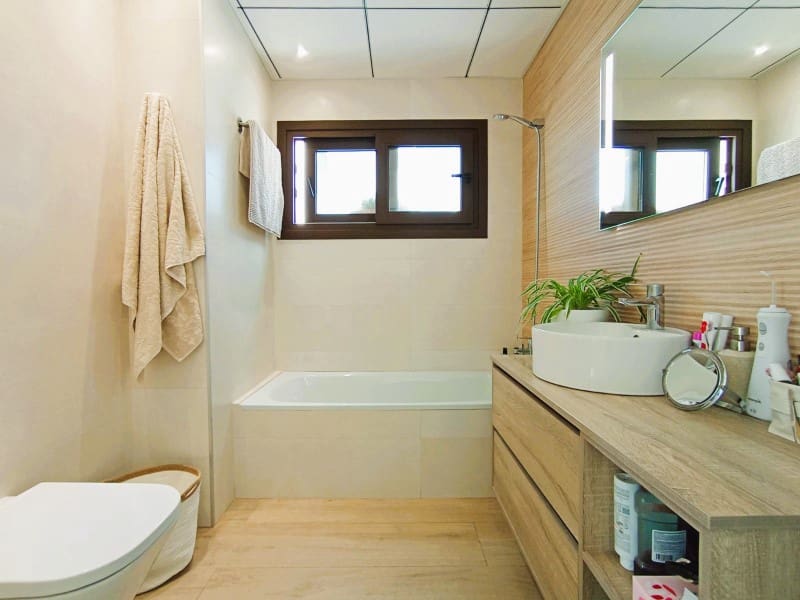 5 bedroom Villa for sale in Finestrat with pool - € 915,000 (Ref: 9604840)