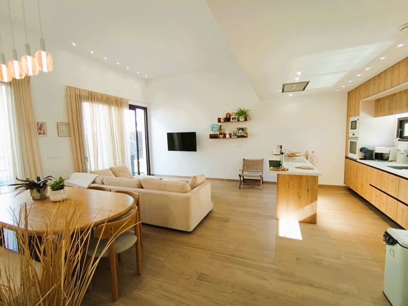 5 bedroom Villa for sale in Finestrat with pool - € 915,000 (Ref: 9604840)